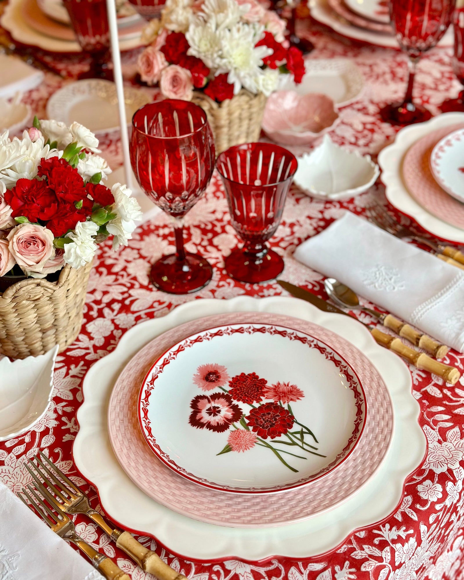 Carmen red and white square tablecloth
