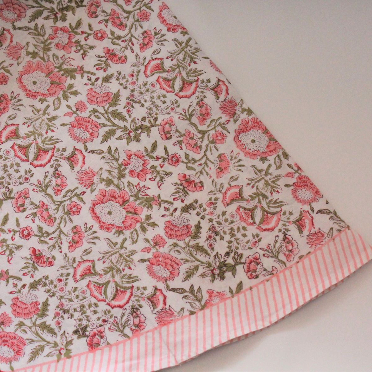 Beatrice pink and green round Tablecloth