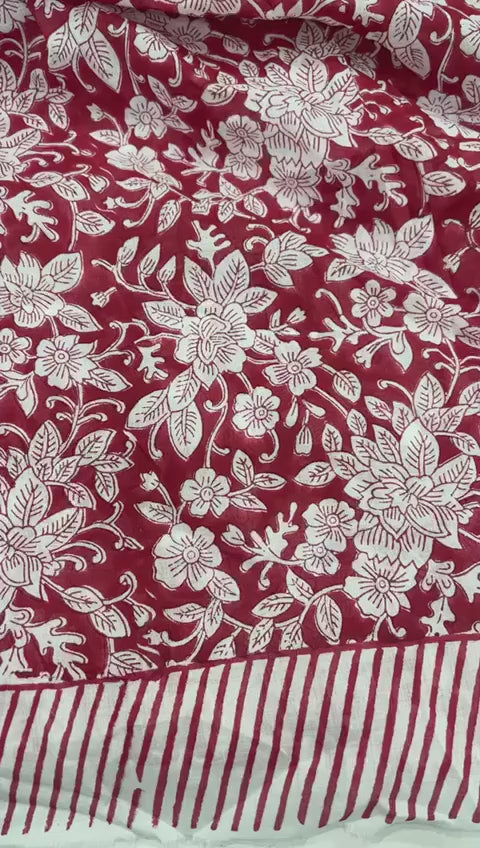 Carmen red and white round tablecloth