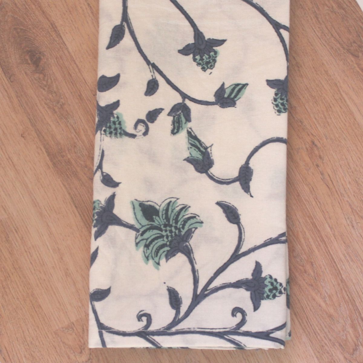 Green Ivy Square Tablecloth