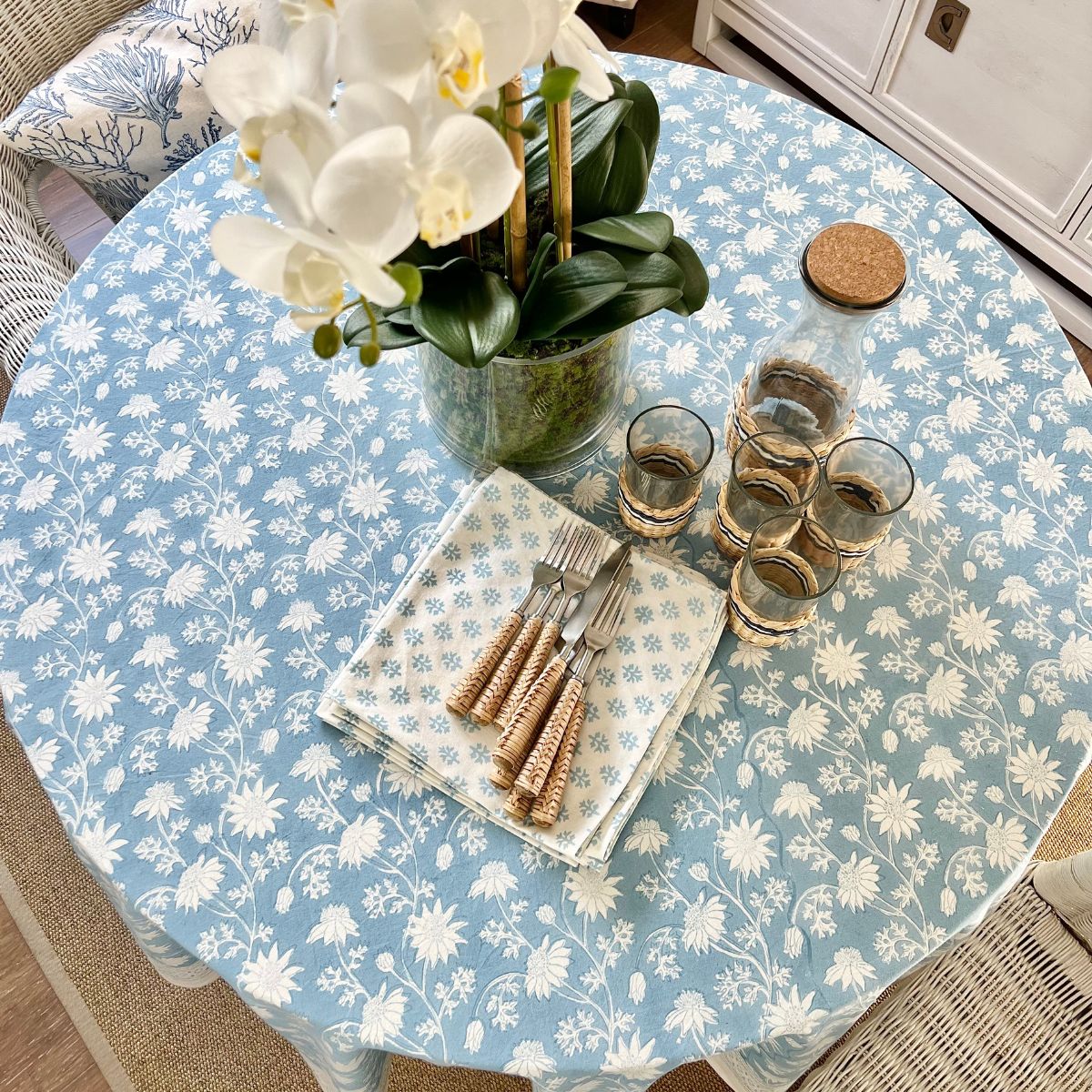 Sample Flannel flower sky blue round tablecloth  172 cm ©