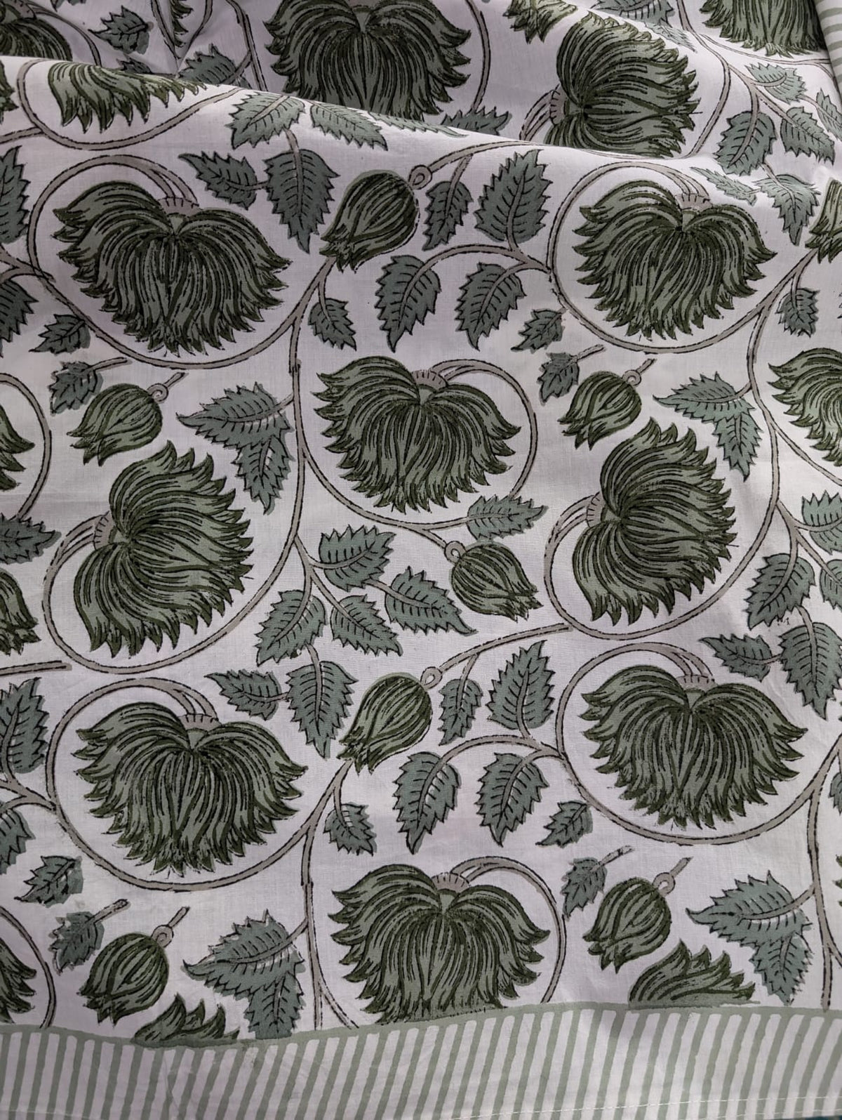 Green Lotus Round Tablecloth