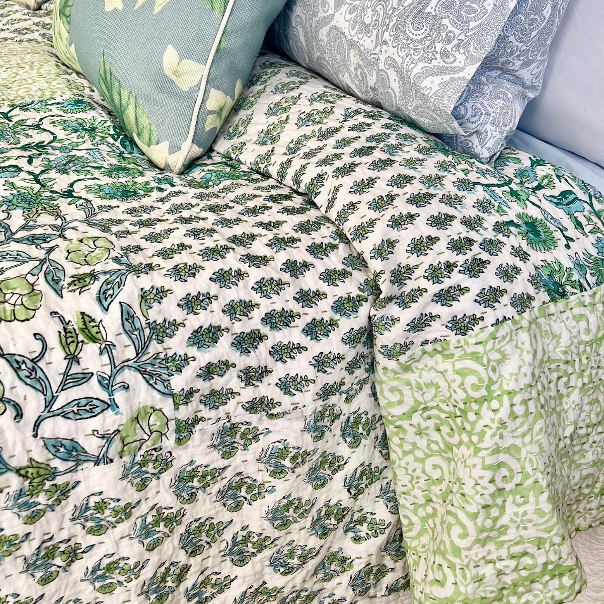 Vintage Patchwork Kantha quilt / bedspread - Green