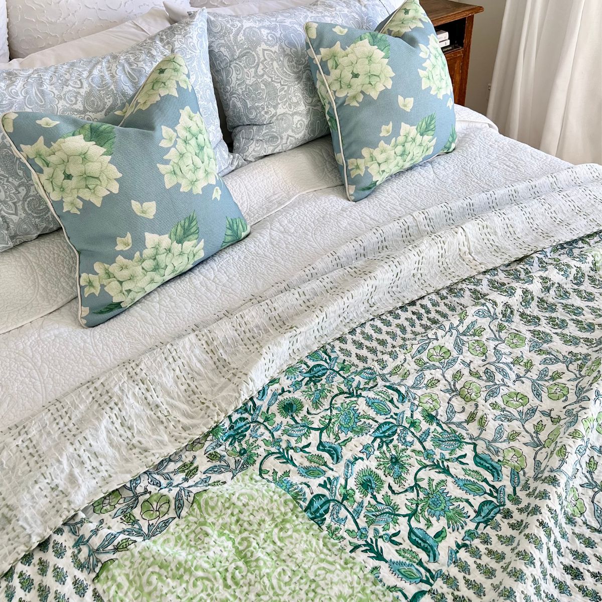 Vintage Patchwork Kantha quilt / bedspread - Green