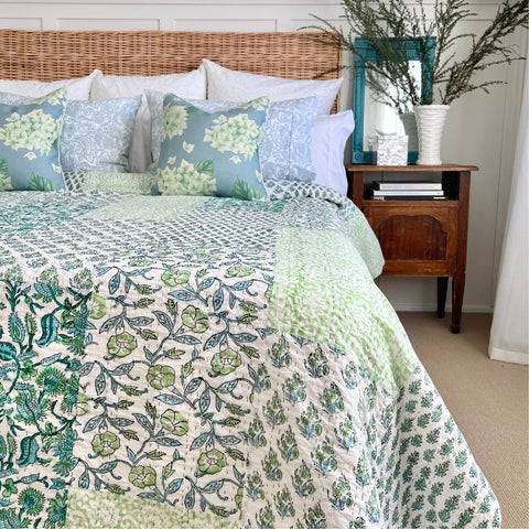 Vintage Patchwork Kantha quilt / bedspread - Green