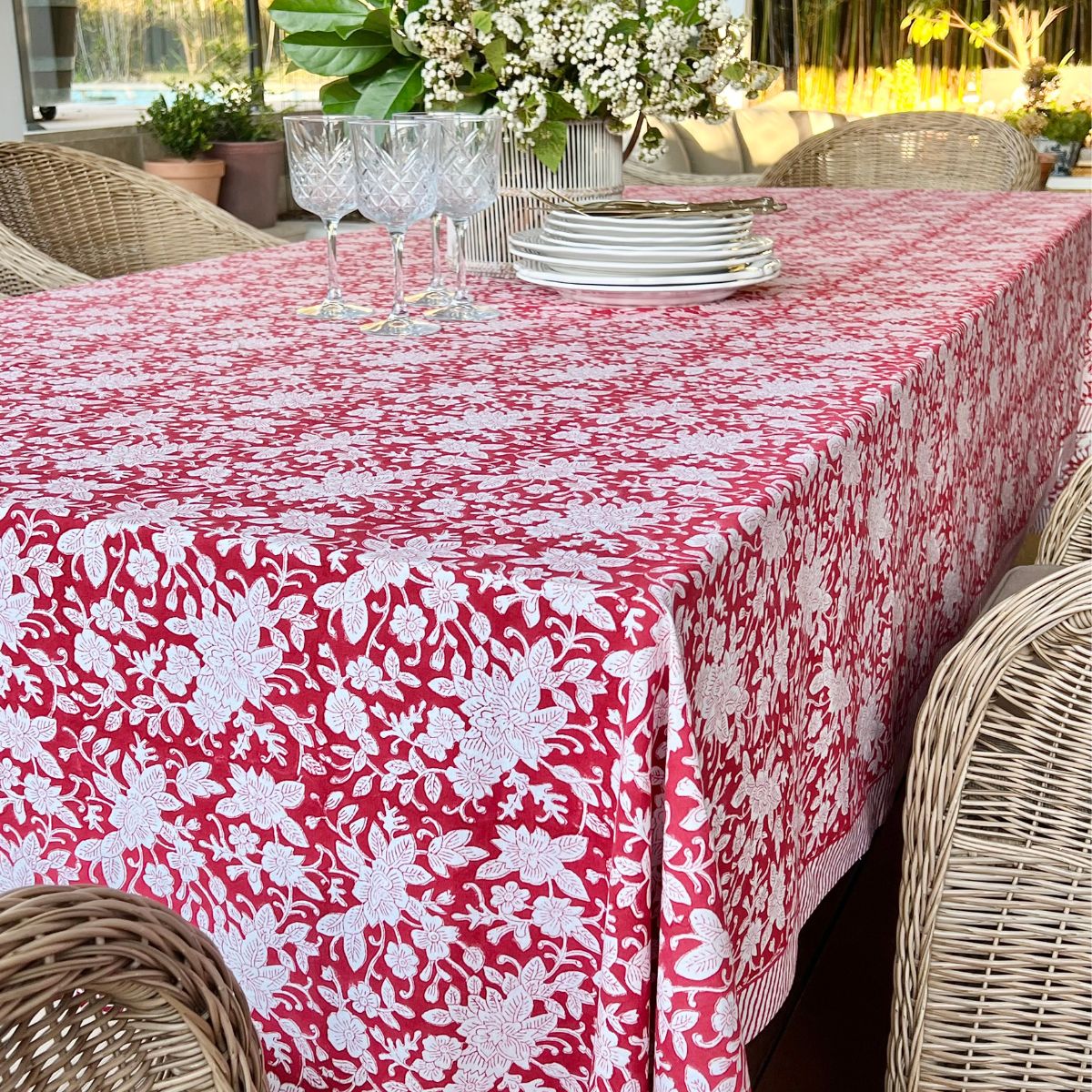 Carmen red and white square tablecloth
