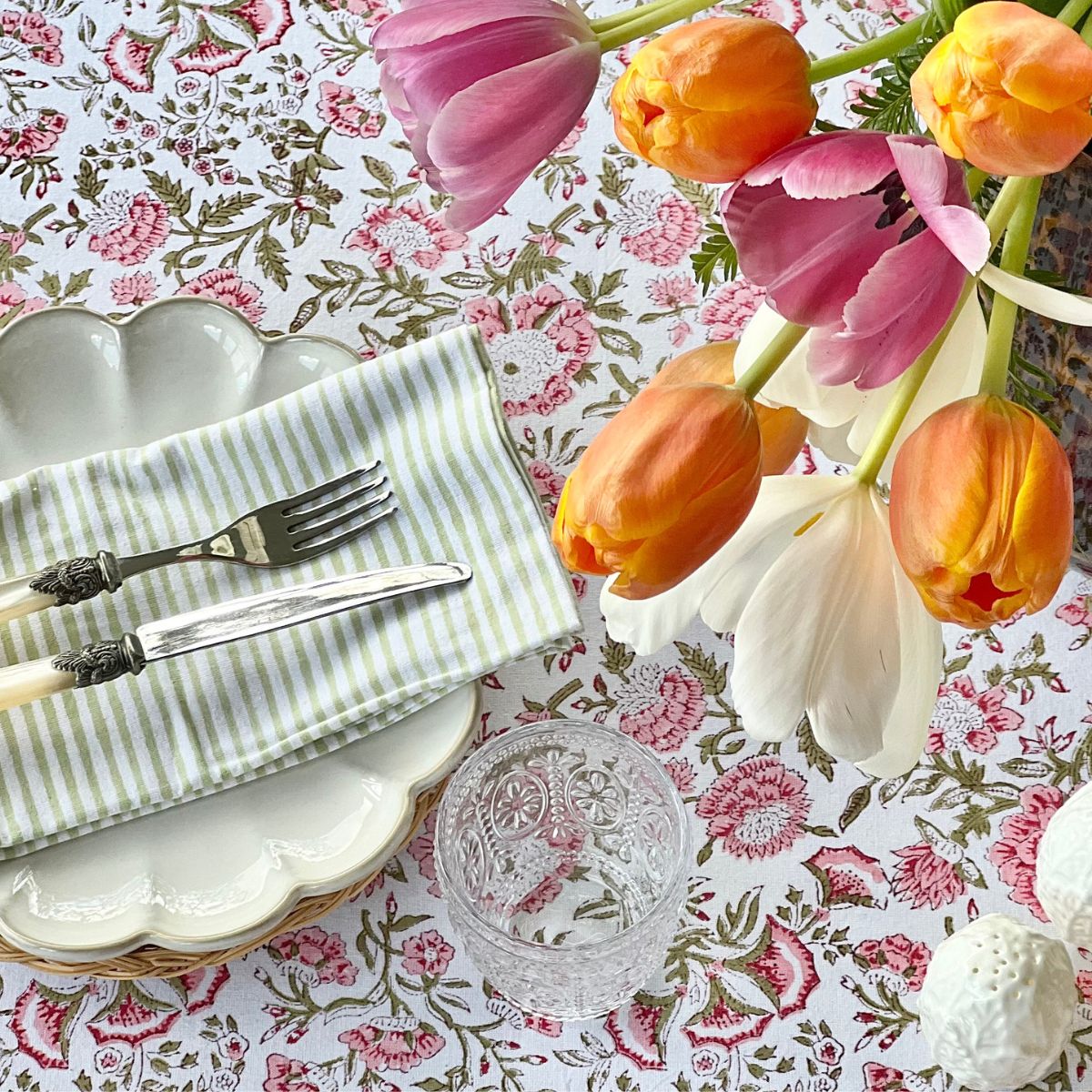 Beatrice pink and green round Tablecloth