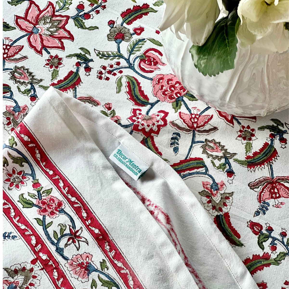 Chintz multicoloured round tablecloth ©