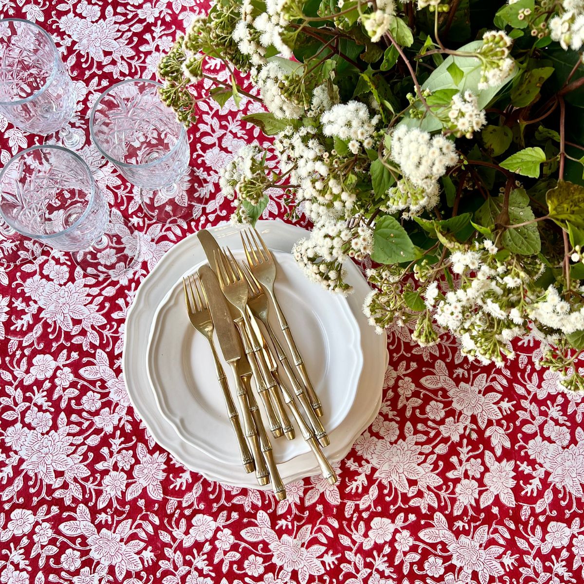 Carmen red and white square tablecloth