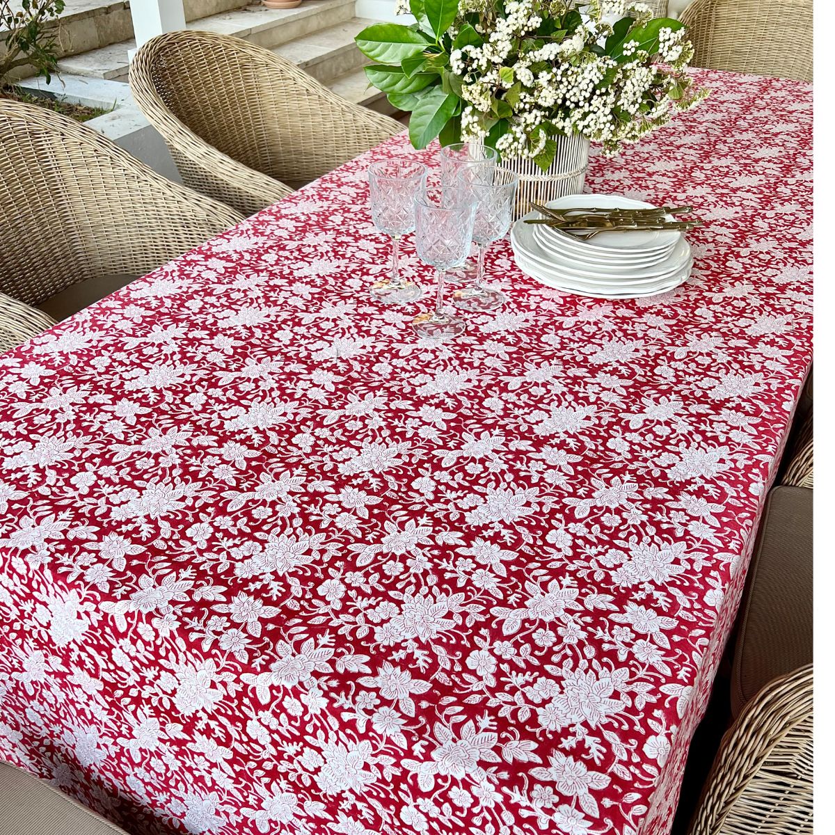 Carmen red and white square tablecloth