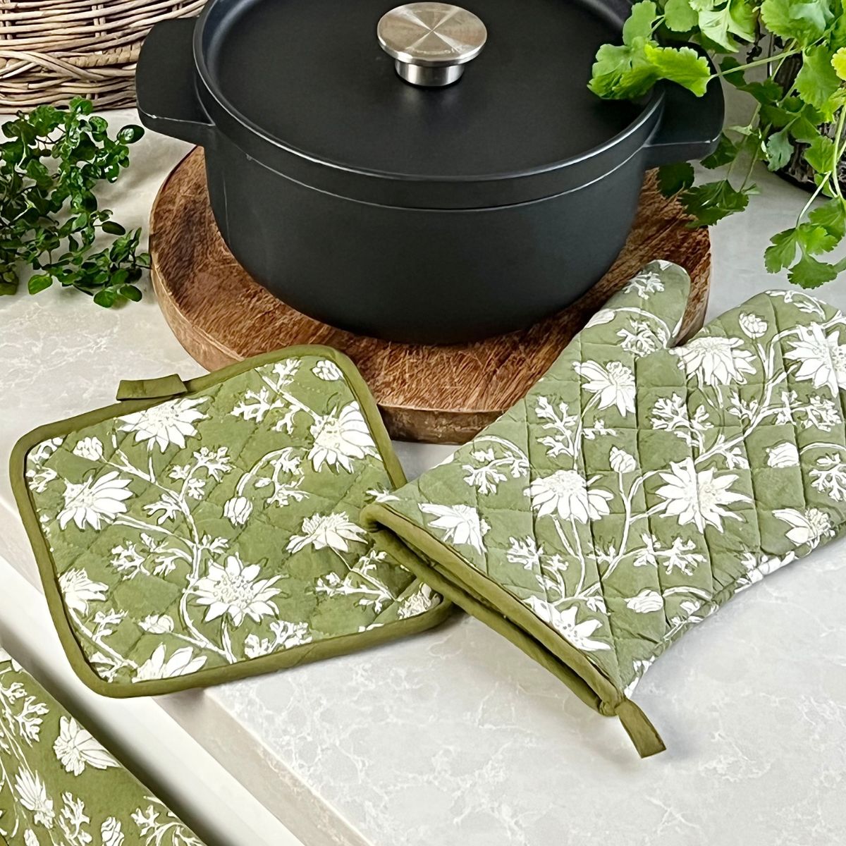 Flannel flower Kitchen Linen  ©