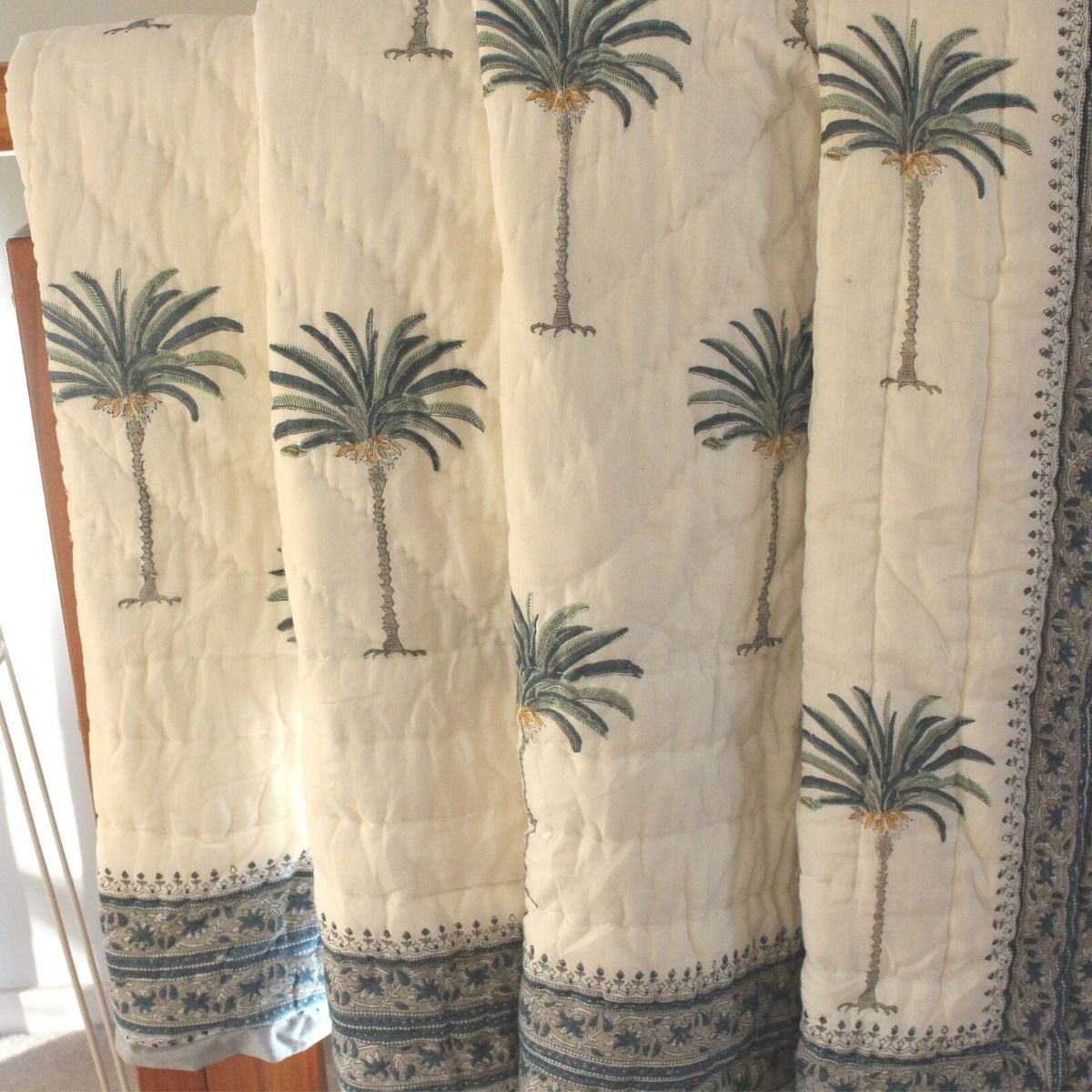 Palm Tree Blue reversible cotton quilt - Queen and King