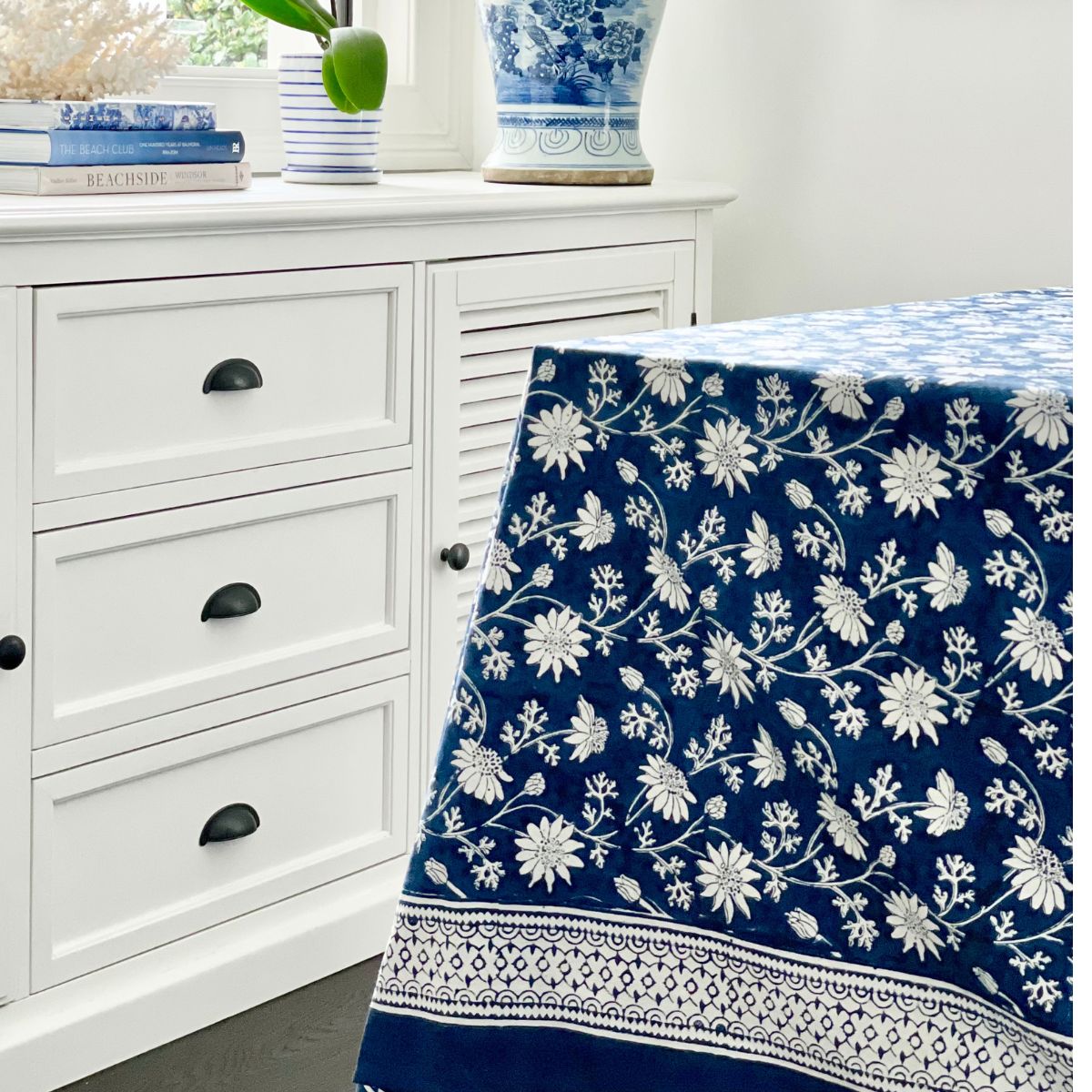 Flannel flower navy blue tablecloth ©