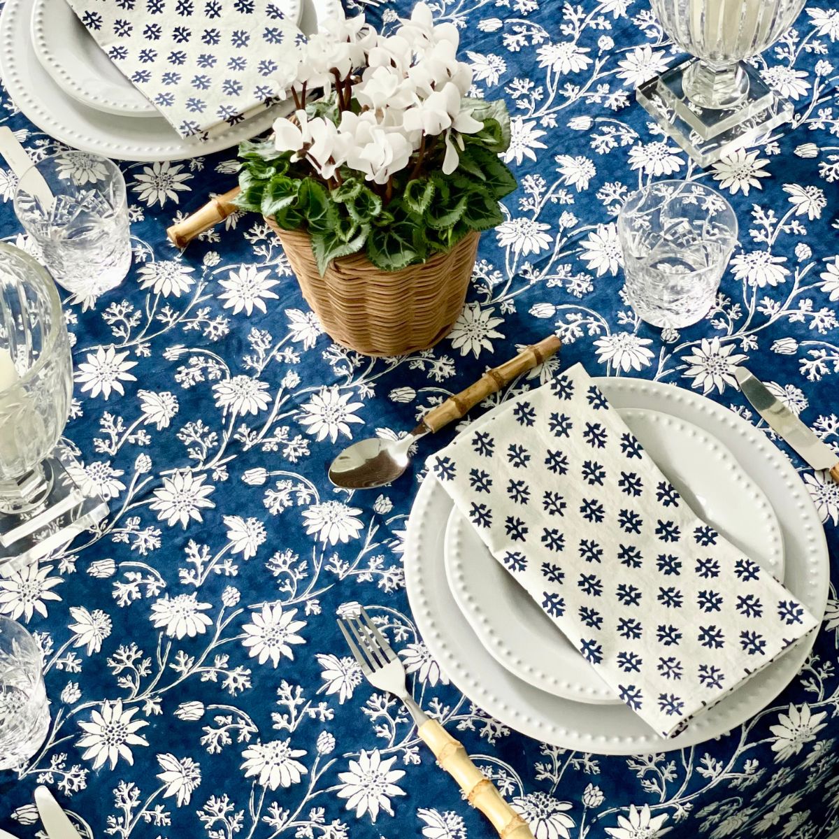 Flannel flower navy blue tablecloth ©