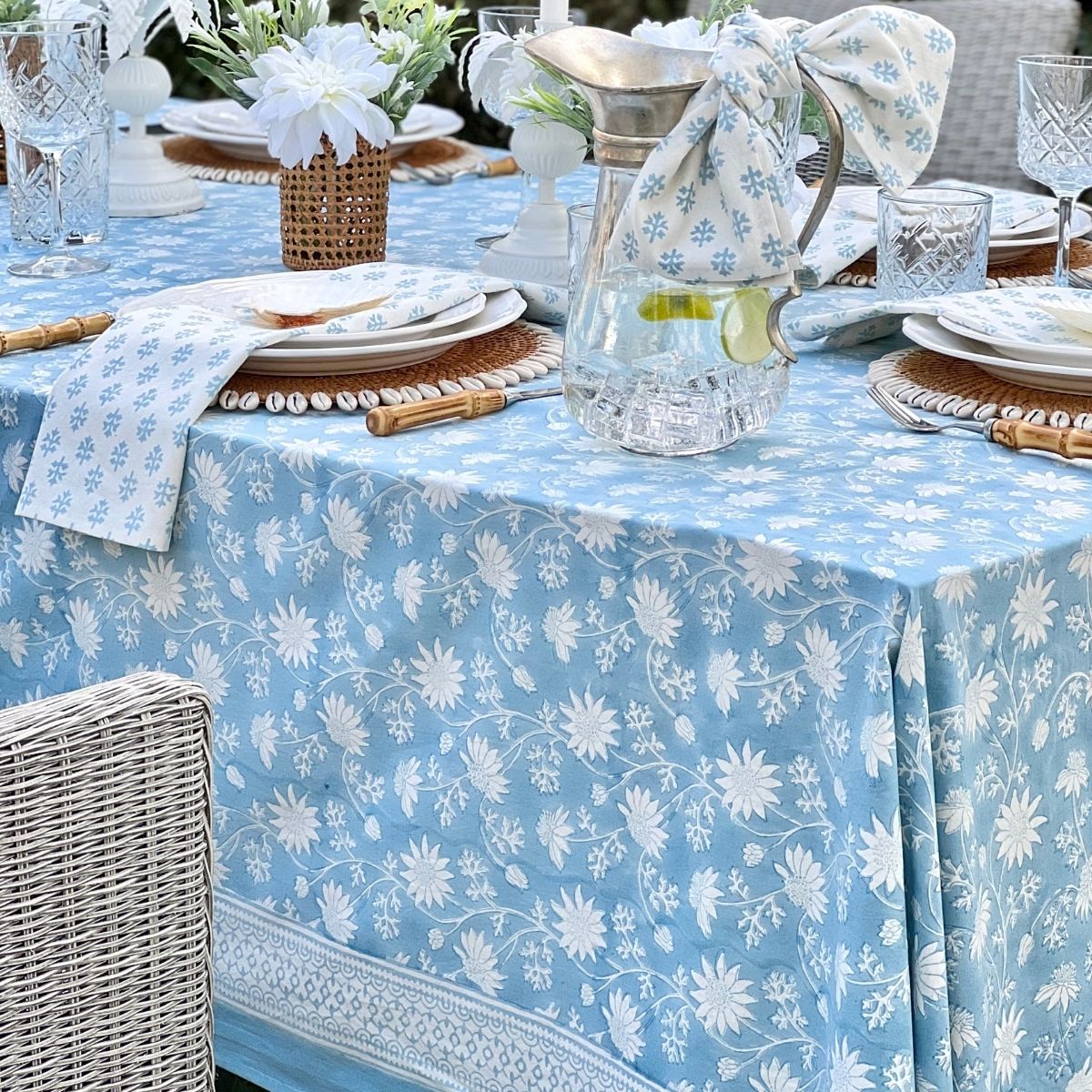 Flannel flower sky blue square tablecloth 180cm ©