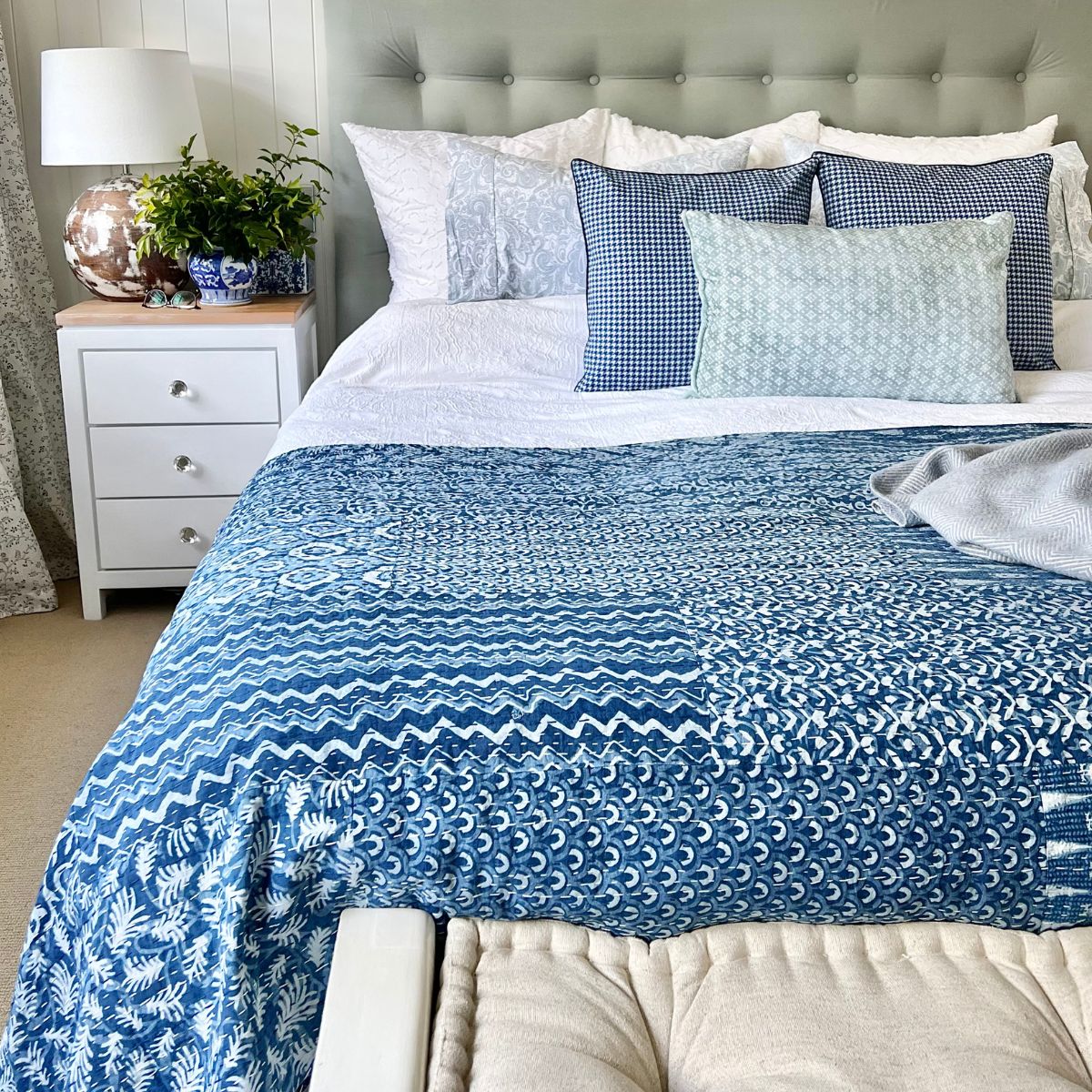 Patchwork Kantha quilt / bedspread - Blue and white- Queen