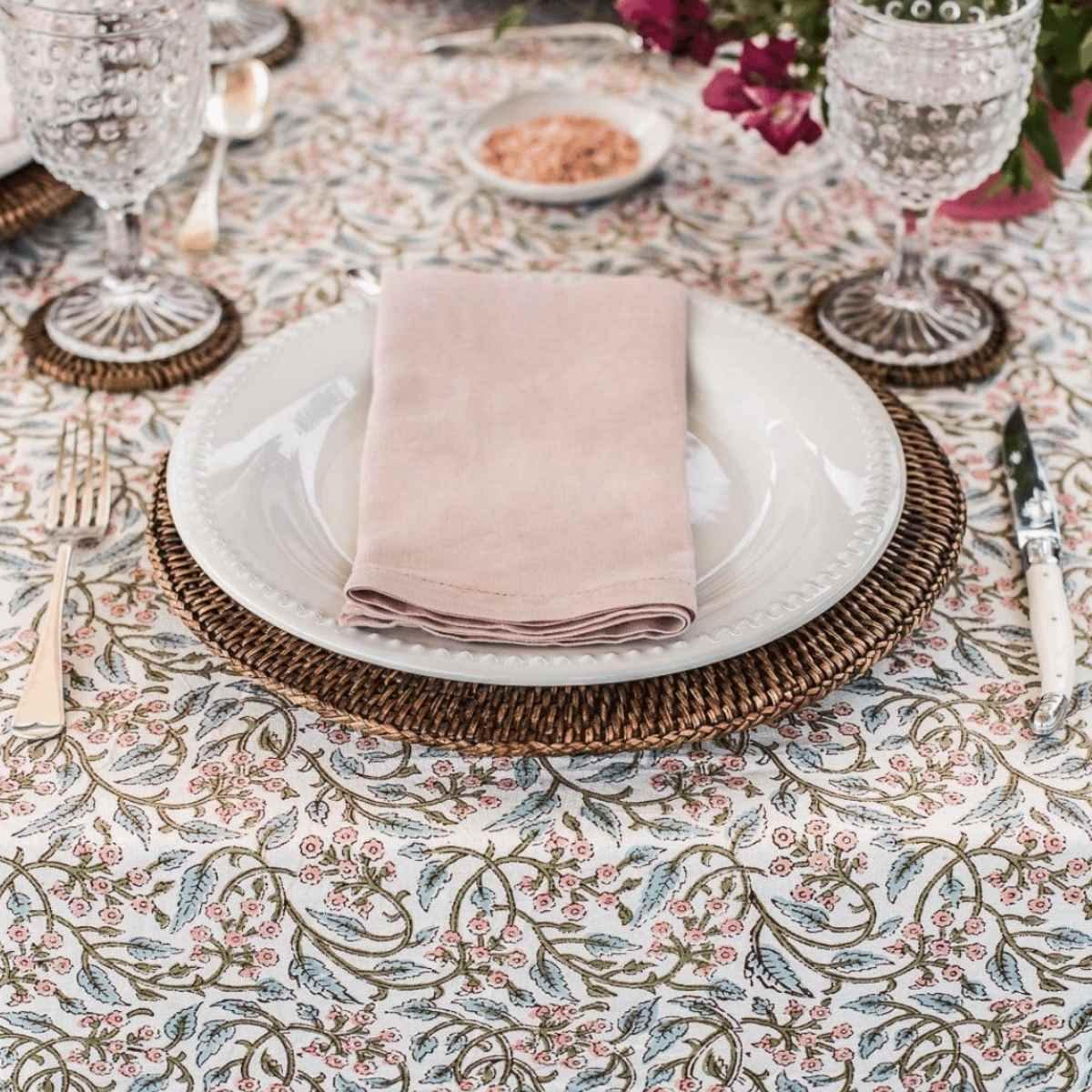 large round tablecloth