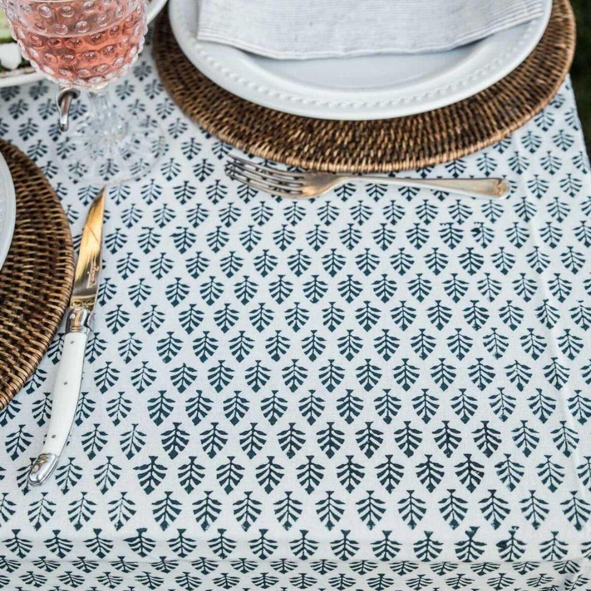 outdoor tablecloths