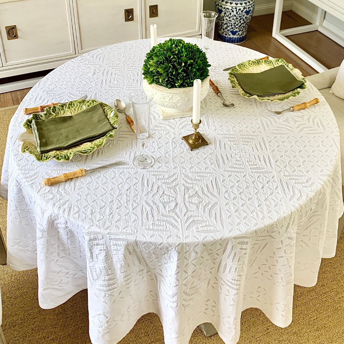 Applique cutwork white round tablecloth 180cm- 6 seater